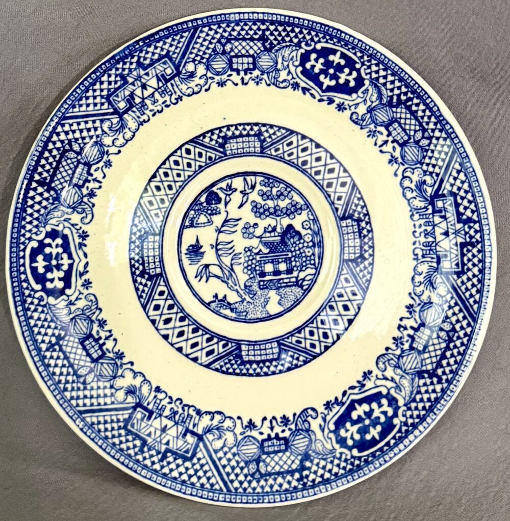 Unmarked Unstamped Blue Willow Pattern ~6” Saucer Plate Blue & White